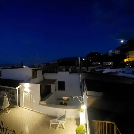 Coralinetiny Bed & Breakfast